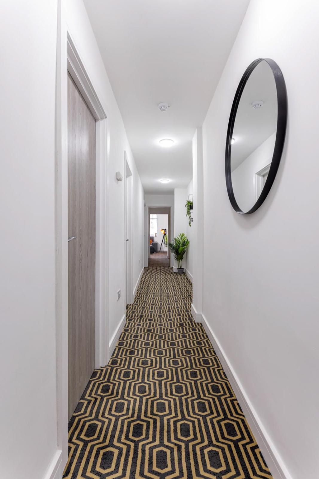 Flatzy - 16 Guests 4 En-suite A Apartment